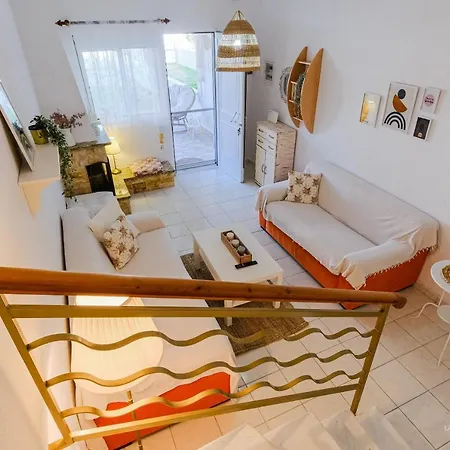 Waterlily 3-bedroom Maisonette, 75m To Sandy Beach *