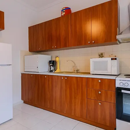 Waterlily 3-bedroom Maisonette, 75m To Sandy Beach Casa vacanze *