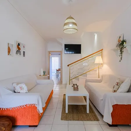 Waterlily 3-bedroom Maisonette, 75m To Sandy Beach Nikiti (Sithonia)