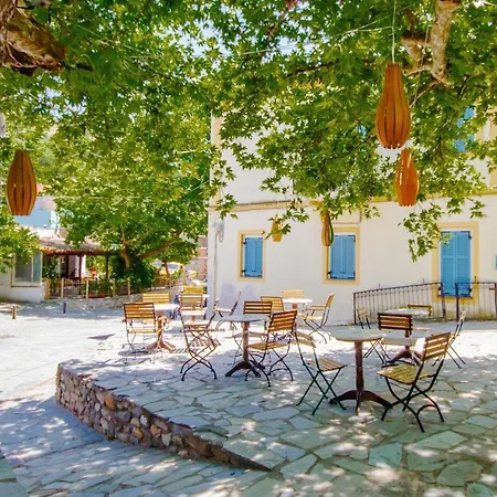 Waterlily 3-bedroom Maisonette, 75m To Sandy Beach * Nikiti (Sithonia)